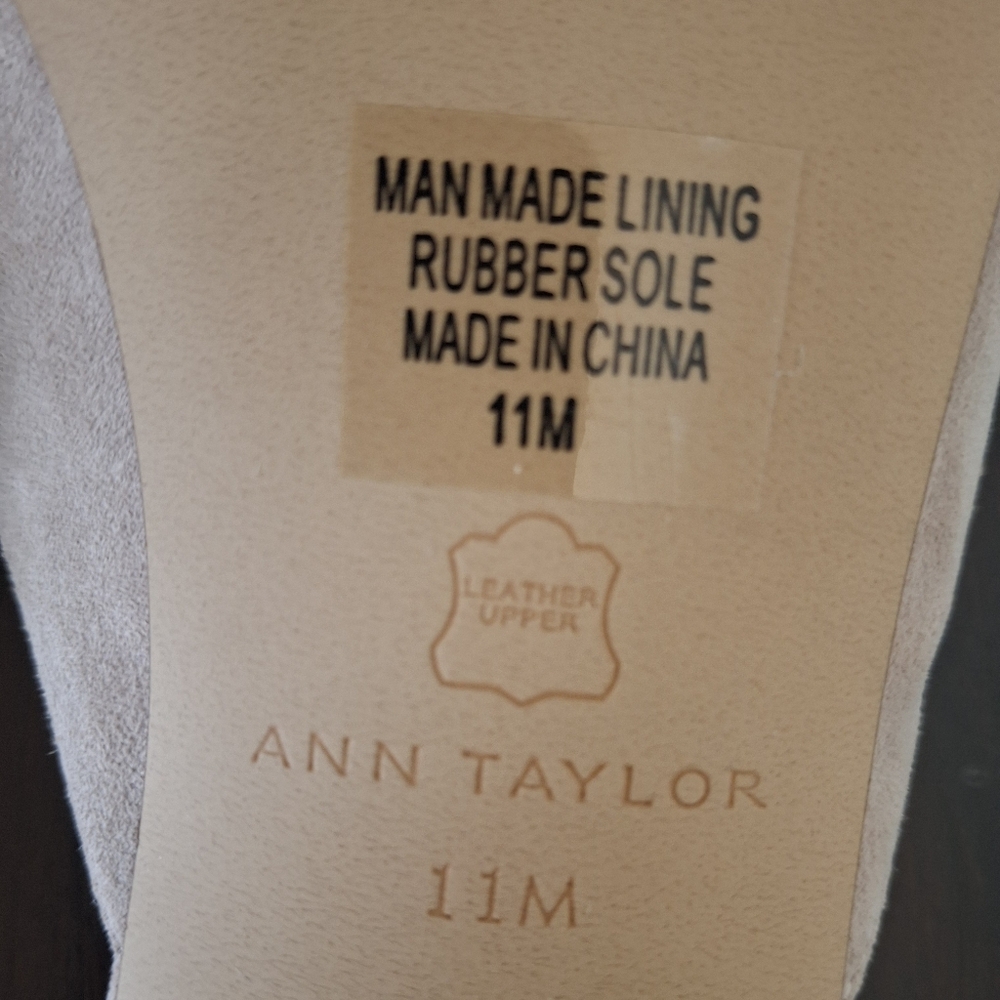 ANN TAYLOR Natural Suede Gold Buckle Mule Pumps -  Size 11 - Picture 5 of 7